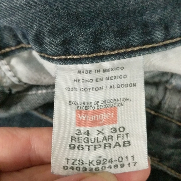 Wrangler Regular Fit Straight Leg Medium Wash Men's Jeans - size 34 x 30 - Picture 3 of 8